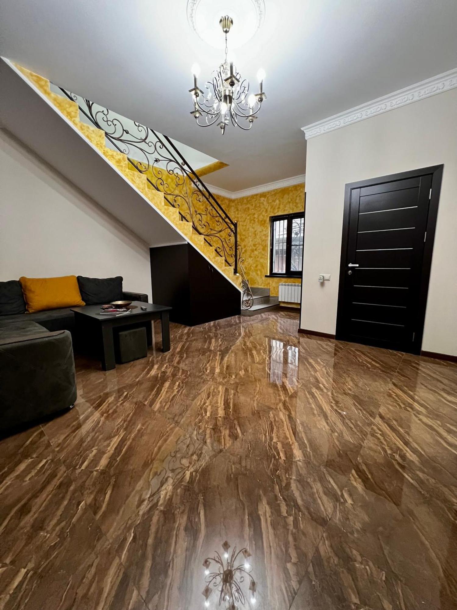 New , Comfortable 3 Bedroom House Yerevan Ngoại thất bức ảnh