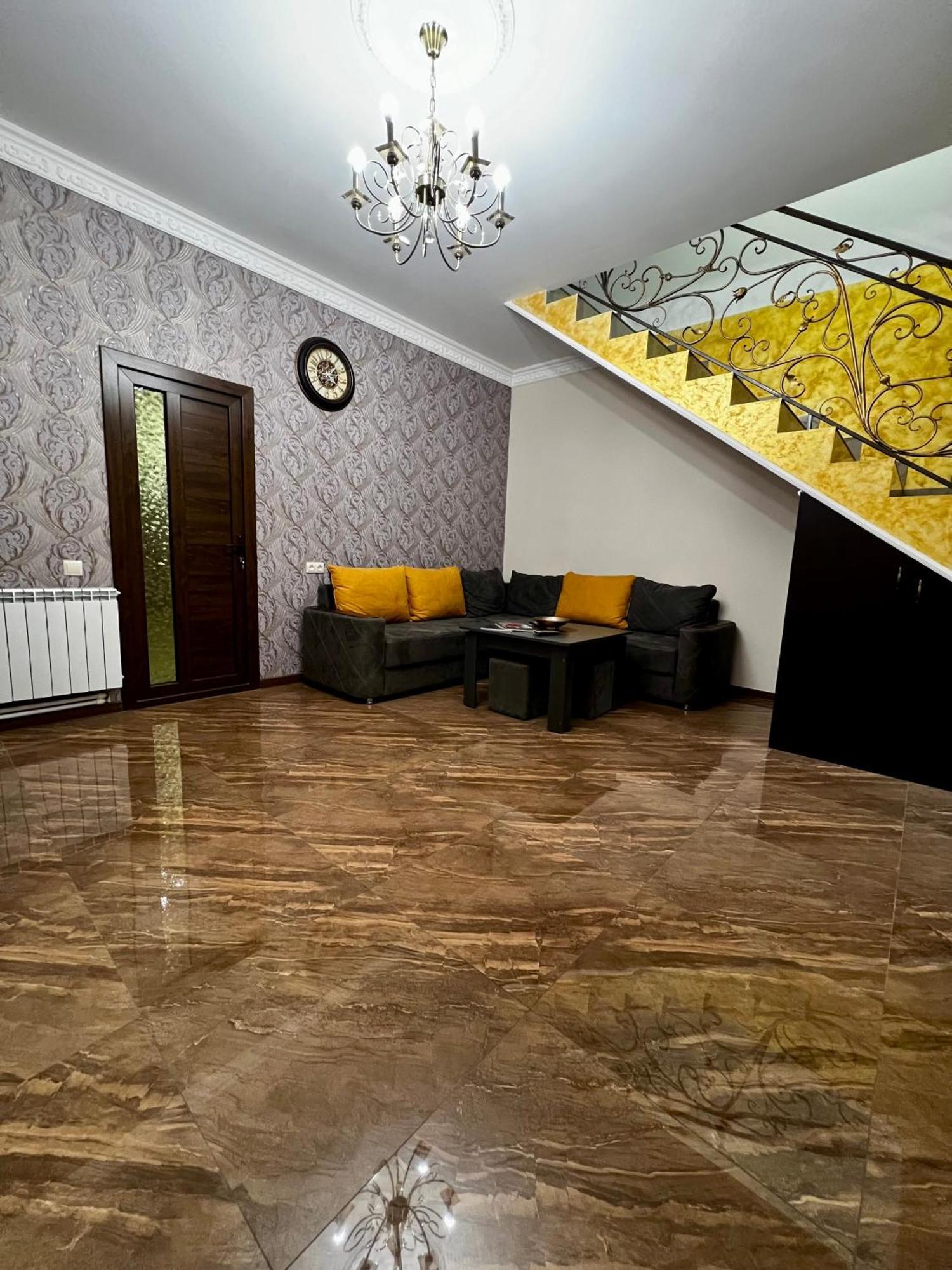 New , Comfortable 3 Bedroom House Yerevan Ngoại thất bức ảnh