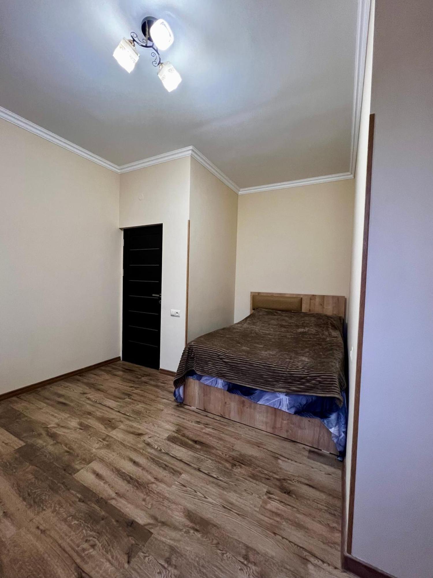 New , Comfortable 3 Bedroom House Yerevan Ngoại thất bức ảnh