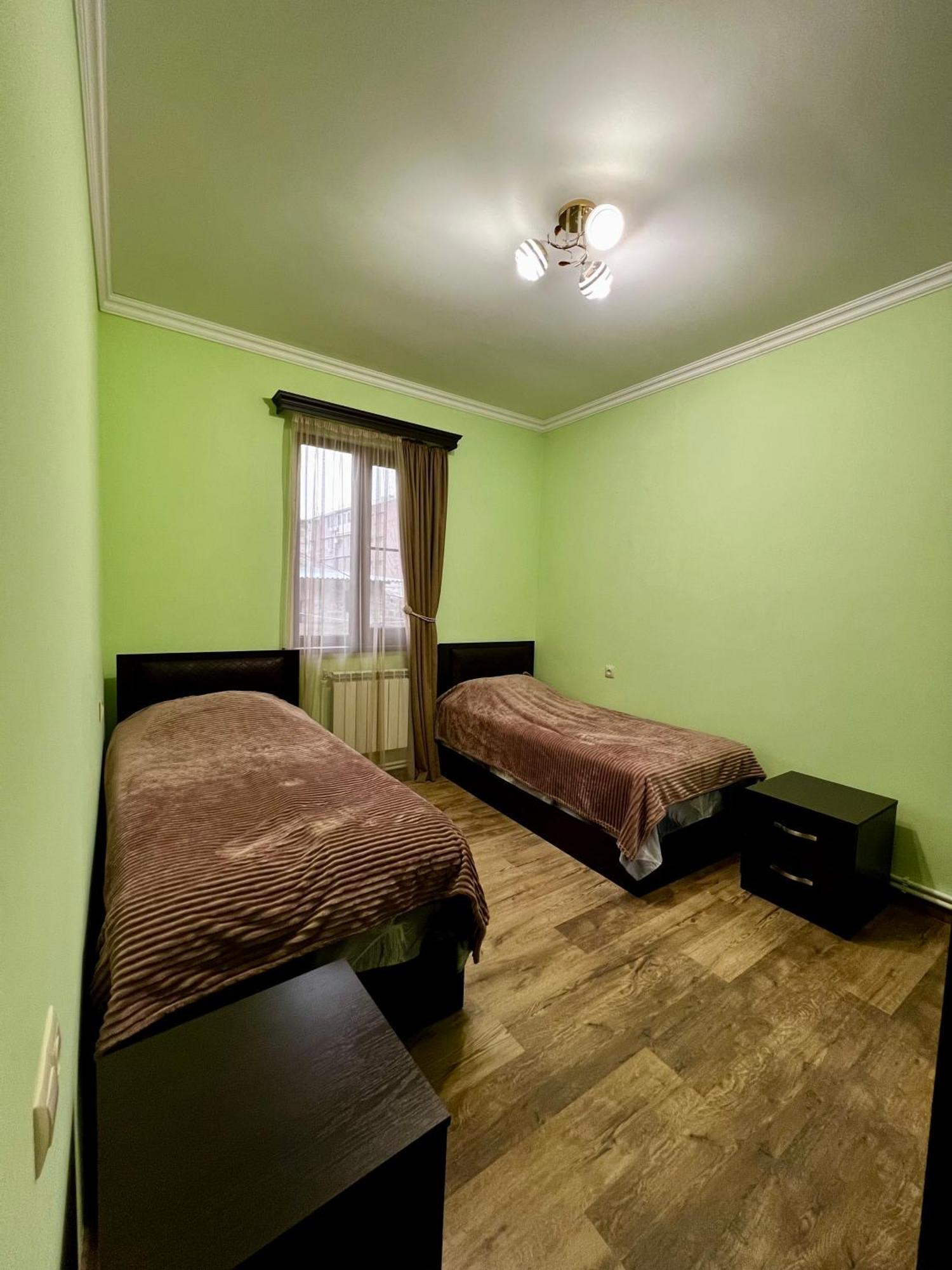 New , Comfortable 3 Bedroom House Yerevan Ngoại thất bức ảnh