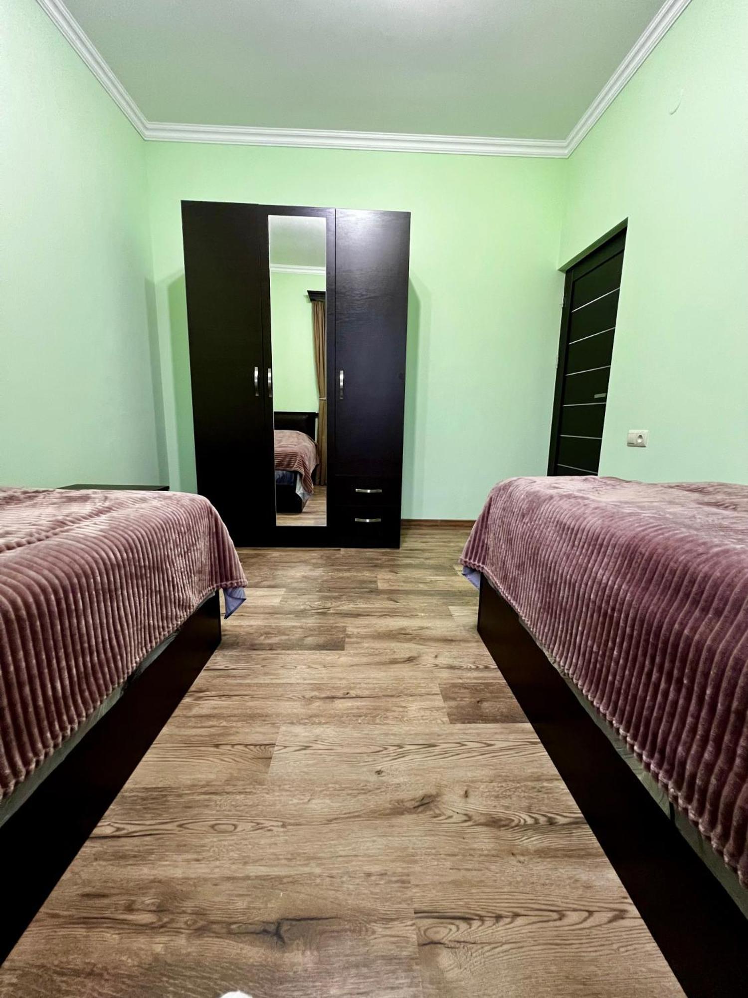 New , Comfortable 3 Bedroom House Yerevan Ngoại thất bức ảnh